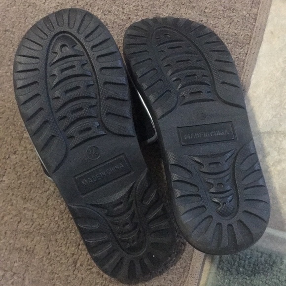 Boy Slippers - Picture 3 of 6